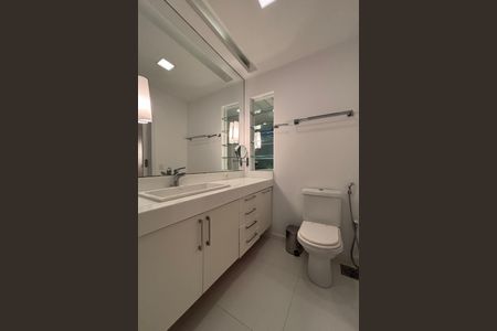Apartamento à venda com 274m², 4 quartos e 2 vagasBanheiro da Suíte 2