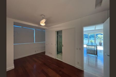 Apartamento à venda com 274m², 4 quartos e 2 vagasSuíte 2