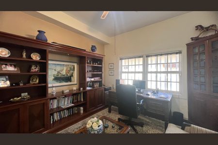 Casa para alugar com 500m², 5 quartos e 8 vagasEscritório