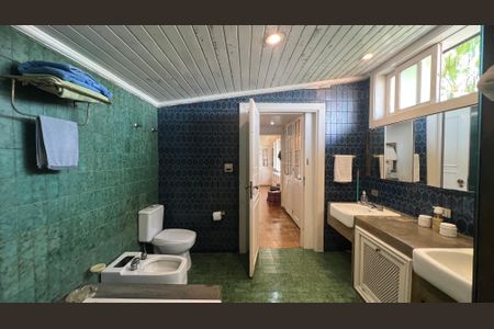 Casa para alugar com 500m², 5 quartos e 8 vagasBanheiro da Suíte 3