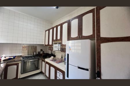 Casa para alugar com 500m², 5 quartos e 8 vagasCozinha