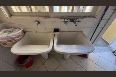 Casa para alugar com 500m², 5 quartos e 8 vagasÁrea de Serviço