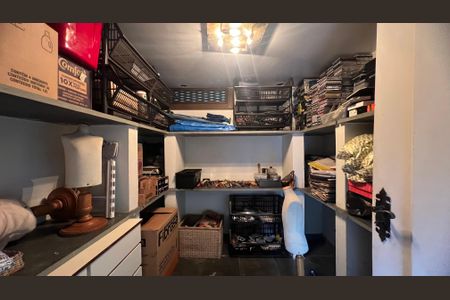 Casa para alugar com 500m², 5 quartos e 8 vagasDepósito