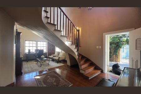 Casa para alugar com 500m², 5 quartos e 8 vagasHall de entrada