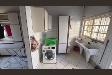 Casa para alugar com 500m², 5 quartos e 8 vagasÁrea de Serviço