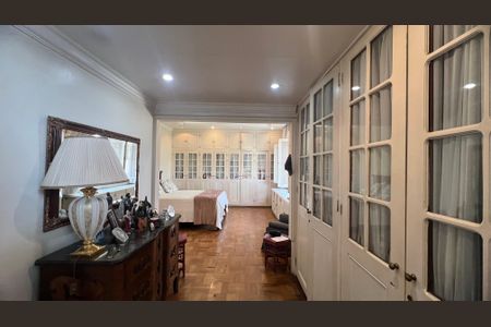 Casa para alugar com 500m², 5 quartos e 8 vagasCloset Suíte 3