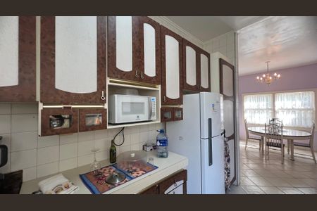 Casa para alugar com 500m², 5 quartos e 8 vagasCozinha