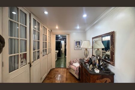 Casa para alugar com 500m², 5 quartos e 8 vagasCloset Suíte 3