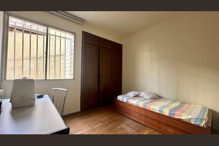 Apartamento à venda com 138m², 4 quartos e 2 vagasQuarto 2