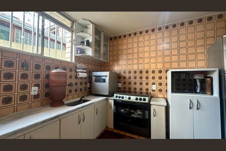 Apartamento à venda com 138m², 4 quartos e 2 vagasCozinha