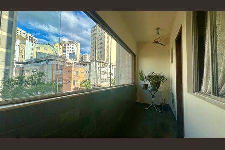 Apartamento à venda com 138m², 4 quartos e 2 vagasVaranda da Sala