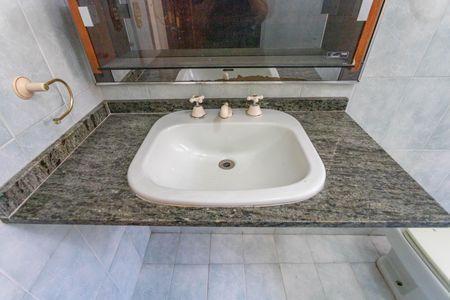 Casa à venda com 190m², 3 quartos e 2 vagas Casa à venda com 190m², 3 quartos e 2 vagasBanheiro da suíte