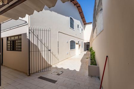 Casa à venda com 190m², 3 quartos e 2 vagas Casa à venda com 190m², 3 quartos e 2 vagasQuintal