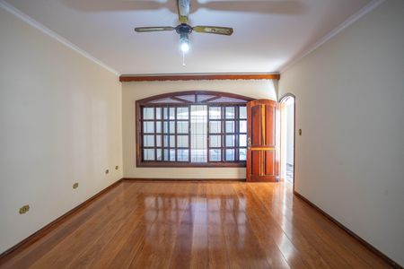 Casa à venda com 190m², 3 quartos e 2 vagas Casa à venda com 190m², 3 quartos e 2 vagasSala