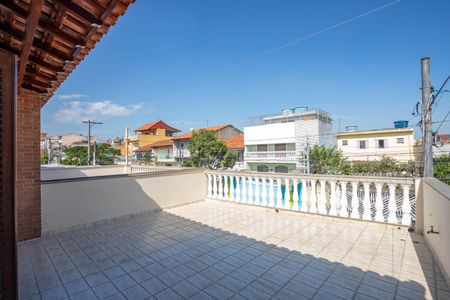 Casa à venda com 190m², 3 quartos e 2 vagas Casa à venda com 190m², 3 quartos e 2 vagasVaranda da suíte