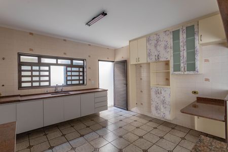 Casa à venda com 190m², 3 quartos e 2 vagas Casa à venda com 190m², 3 quartos e 2 vagasCozinha