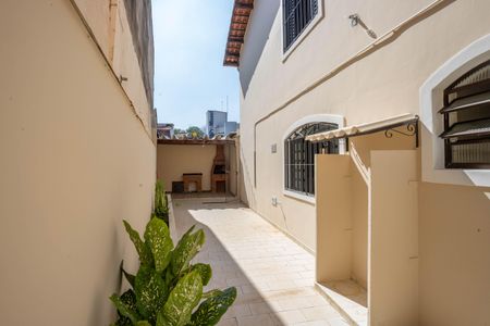 Casa à venda com 190m², 3 quartos e 2 vagas Casa à venda com 190m², 3 quartos e 2 vagasQuintal