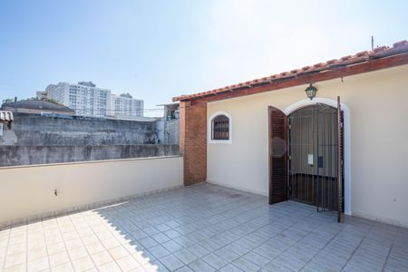 Casa à venda com 190m², 3 quartos e 2 vagas Casa à venda com 190m², 3 quartos e 2 vagasVaranda da suíte