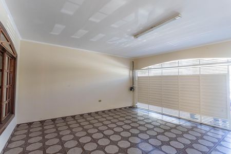 Casa à venda com 190m², 3 quartos e 2 vagas Casa à venda com 190m², 3 quartos e 2 vagasGaragem