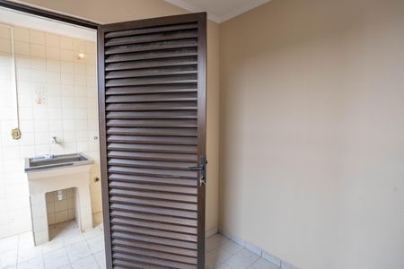 Casa à venda com 190m², 3 quartos e 2 vagas Casa à venda com 190m², 3 quartos e 2 vagasÁrea de serviço