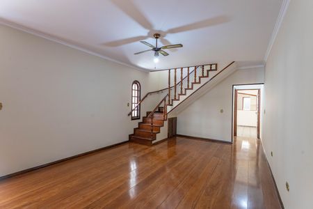 Casa à venda com 190m², 3 quartos e 2 vagas Casa à venda com 190m², 3 quartos e 2 vagasSala