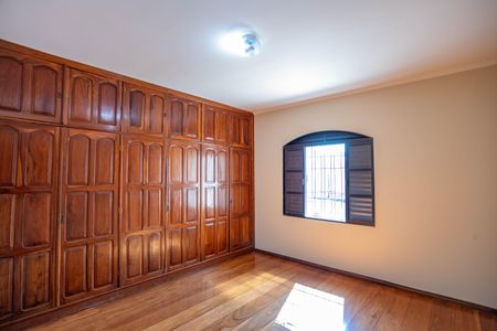 Casa à venda com 190m², 3 quartos e 2 vagas Casa à venda com 190m², 3 quartos e 2 vagasQuarto 3