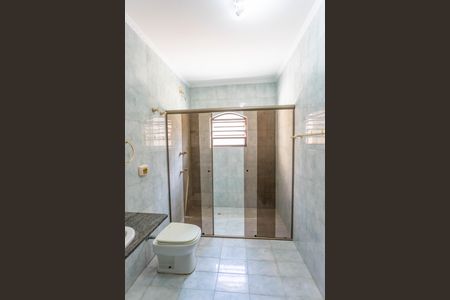 Casa à venda com 190m², 3 quartos e 2 vagas Casa à venda com 190m², 3 quartos e 2 vagasBanheiro da suíte