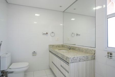 Apartamento à venda com 147m², 3 quartos e 3 vagasBanheiro da suíte 1