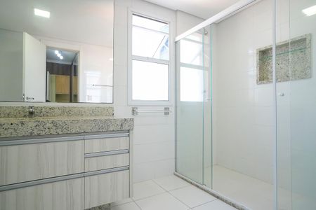 Apartamento à venda com 147m², 3 quartos e 3 vagasBanheiro da suíte 1