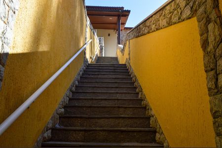 Casa de condomínio para alugar com 600m², 4 quartos e 2 vagas Casa de condomínio para alugar com 600m², 4 quartos e 2 vagasEntrada