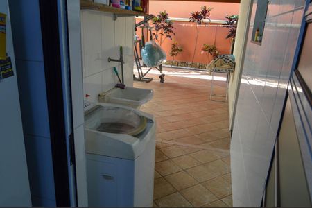 Casa de condomínio para alugar com 600m², 4 quartos e 2 vagas Casa de condomínio para alugar com 600m², 4 quartos e 2 vagasÁrea de Serviço