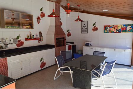 Casa de condomínio para alugar com 600m², 4 quartos e 2 vagas Casa de condomínio para alugar com 600m², 4 quartos e 2 vagasÁrea Gourmet