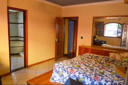 Casa de condomínio para alugar com 600m², 4 quartos e 2 vagas Casa de condomínio para alugar com 600m², 4 quartos e 2 vagasSuíte 2