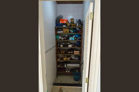 Casa de condomínio para alugar com 600m², 4 quartos e 2 vagas Casa de condomínio para alugar com 600m², 4 quartos e 2 vagasBanheiro de Serviço