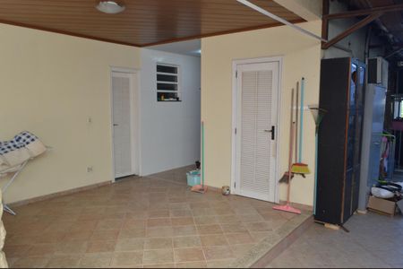 Casa de condomínio para alugar com 600m², 4 quartos e 2 vagas Casa de condomínio para alugar com 600m², 4 quartos e 2 vagasÁrea de Serviço