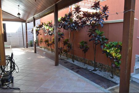 Casa de condomínio para alugar com 600m², 4 quartos e 2 vagas Casa de condomínio para alugar com 600m², 4 quartos e 2 vagasVaranda 2