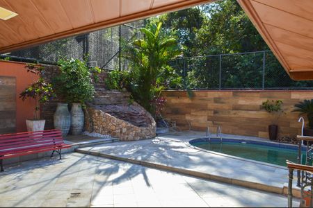 Casa de condomínio para alugar com 600m², 4 quartos e 2 vagas Casa de condomínio para alugar com 600m², 4 quartos e 2 vagasPiscina