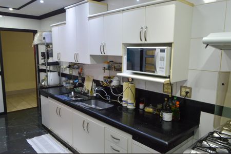 Casa de condomínio para alugar com 600m², 4 quartos e 2 vagas Casa de condomínio para alugar com 600m², 4 quartos e 2 vagasCozinha