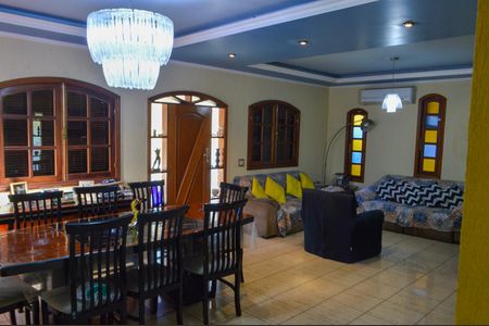 Casa de condomínio para alugar com 600m², 4 quartos e 2 vagas Casa de condomínio para alugar com 600m², 4 quartos e 2 vagasSala 1