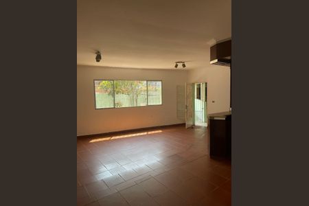 Casa à venda com 254m², 4 quartos e 2 vagas Casa à venda com 254m², 4 quartos e 2 vagasSala
