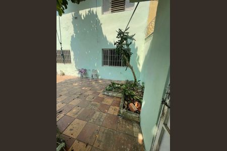 Casa à venda com 254m², 4 quartos e 2 vagas Casa à venda com 254m², 4 quartos e 2 vagasÁrea Externa