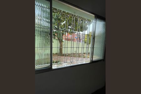 Casa à venda com 254m², 4 quartos e 2 vagas Casa à venda com 254m², 4 quartos e 2 vagasVista