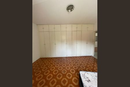 Casa à venda com 254m², 4 quartos e 2 vagas Casa à venda com 254m², 4 quartos e 2 vagasQuarto 3