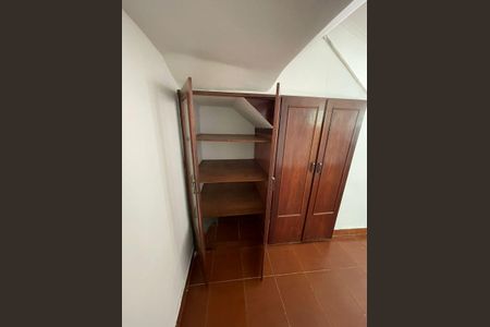 Casa à venda com 254m², 4 quartos e 2 vagas Casa à venda com 254m², 4 quartos e 2 vagasSala