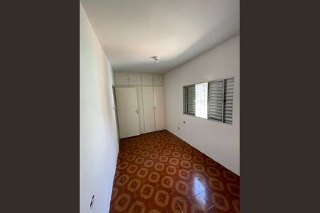 Casa à venda com 254m², 4 quartos e 2 vagas Casa à venda com 254m², 4 quartos e 2 vagasQuarto 2