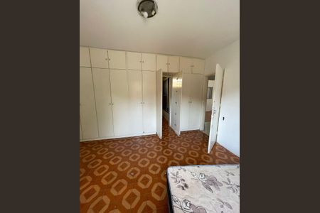 Casa à venda com 254m², 4 quartos e 2 vagas Casa à venda com 254m², 4 quartos e 2 vagasQuarto 3