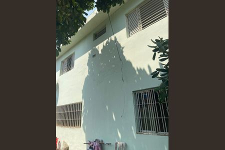 Casa à venda com 254m², 4 quartos e 2 vagas Casa à venda com 254m², 4 quartos e 2 vagasÁrea Externa