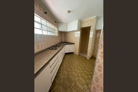 Casa à venda com 254m², 4 quartos e 2 vagas Casa à venda com 254m², 4 quartos e 2 vagasCozinha