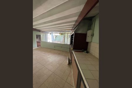 Casa à venda com 254m², 4 quartos e 2 vagas Casa à venda com 254m², 4 quartos e 2 vagasChurrasqueira