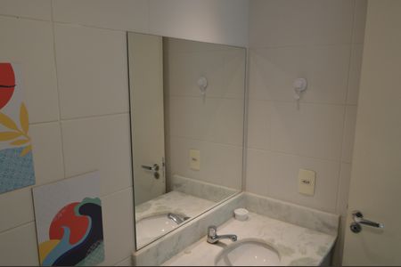 Apartamento à venda com 55m², 2 quartos e sem vaga Apartamento à venda com 55m², 2 quartos e sem vagaBanheiro da Suíte